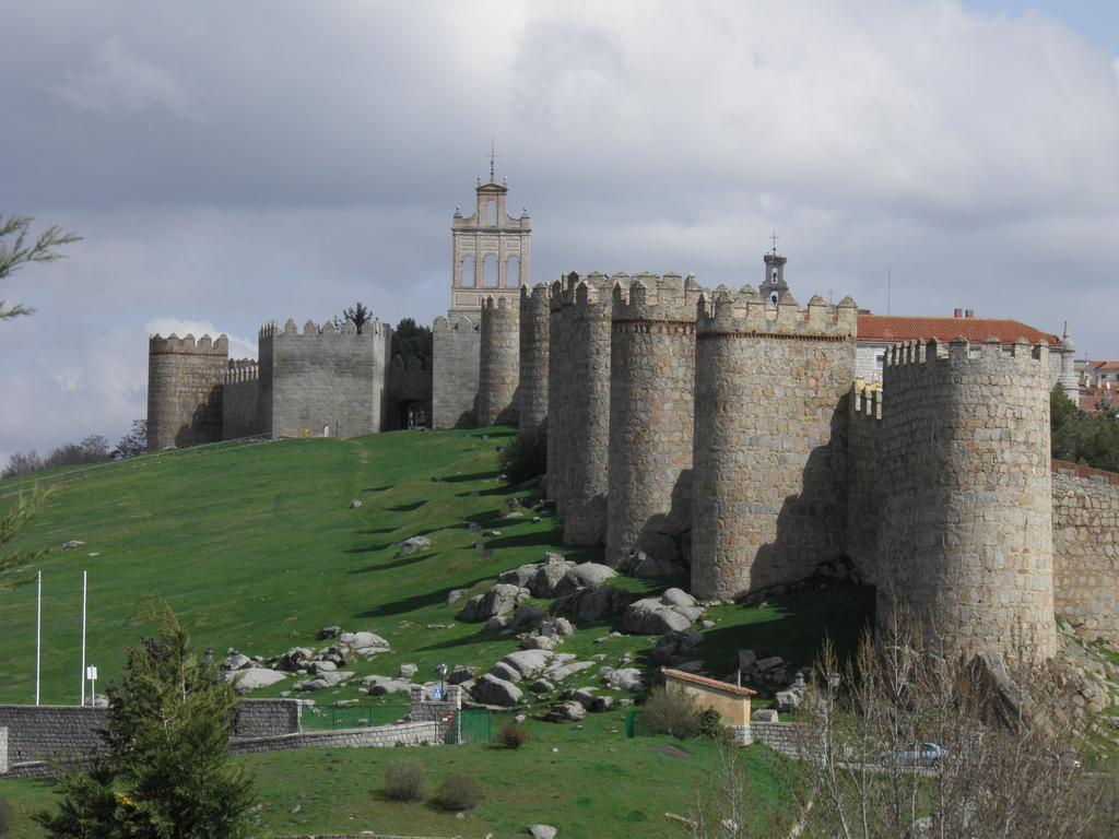Vut Los Telares Muralla Ávila 部屋 写真