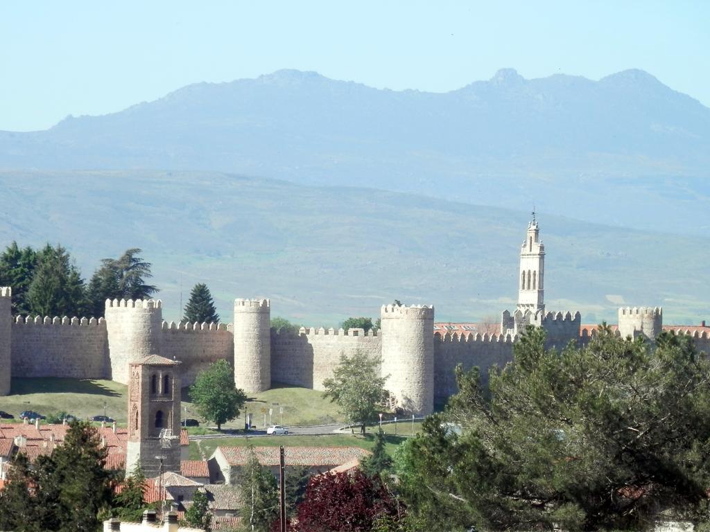 Vut Los Telares Muralla Ávila 部屋 写真