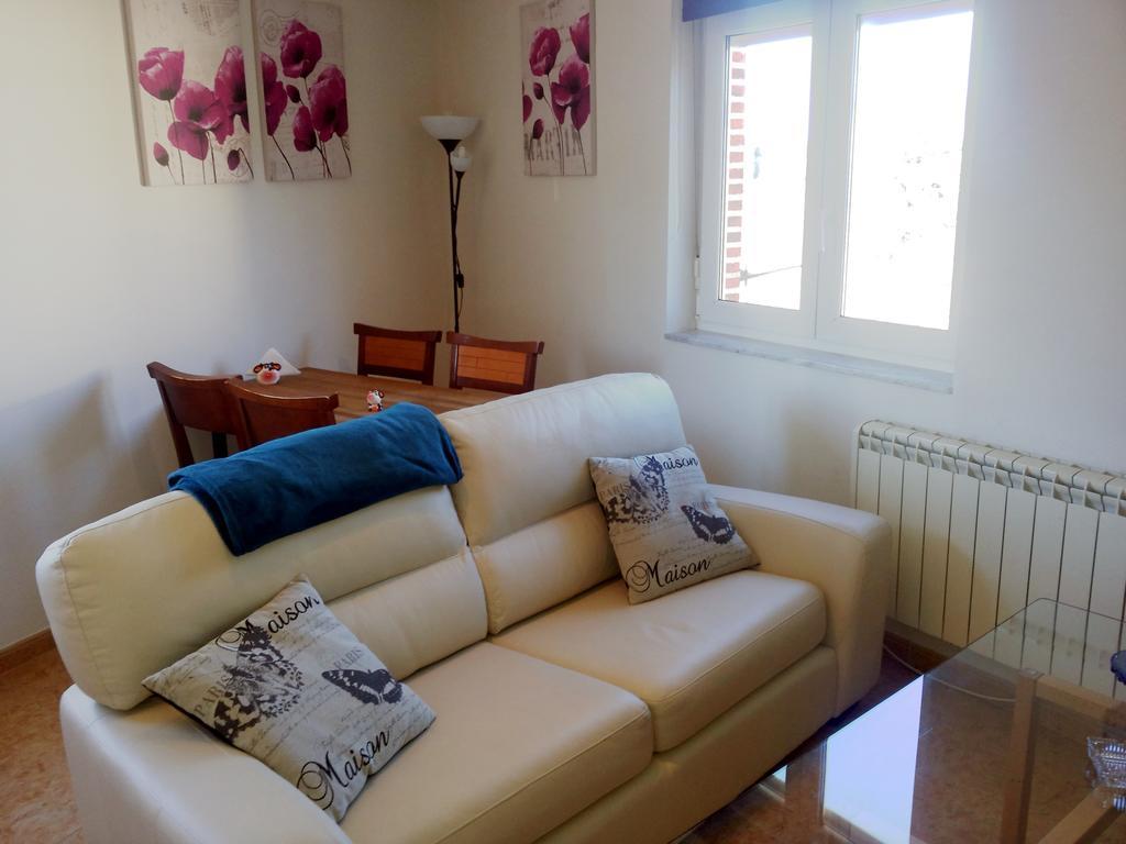 Vut Los Telares Muralla Ávila 部屋 写真